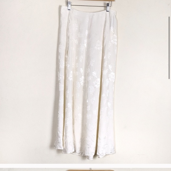 Aritzia Wilfred Cherie A-Line Midi Slit Skirt - Picture 4 of 7